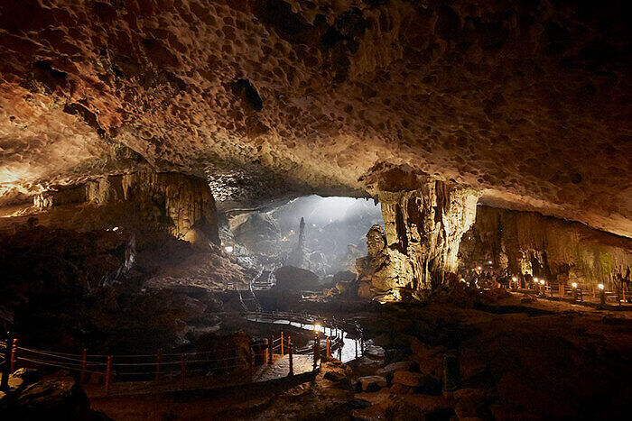 Bahía de Halong cuevas