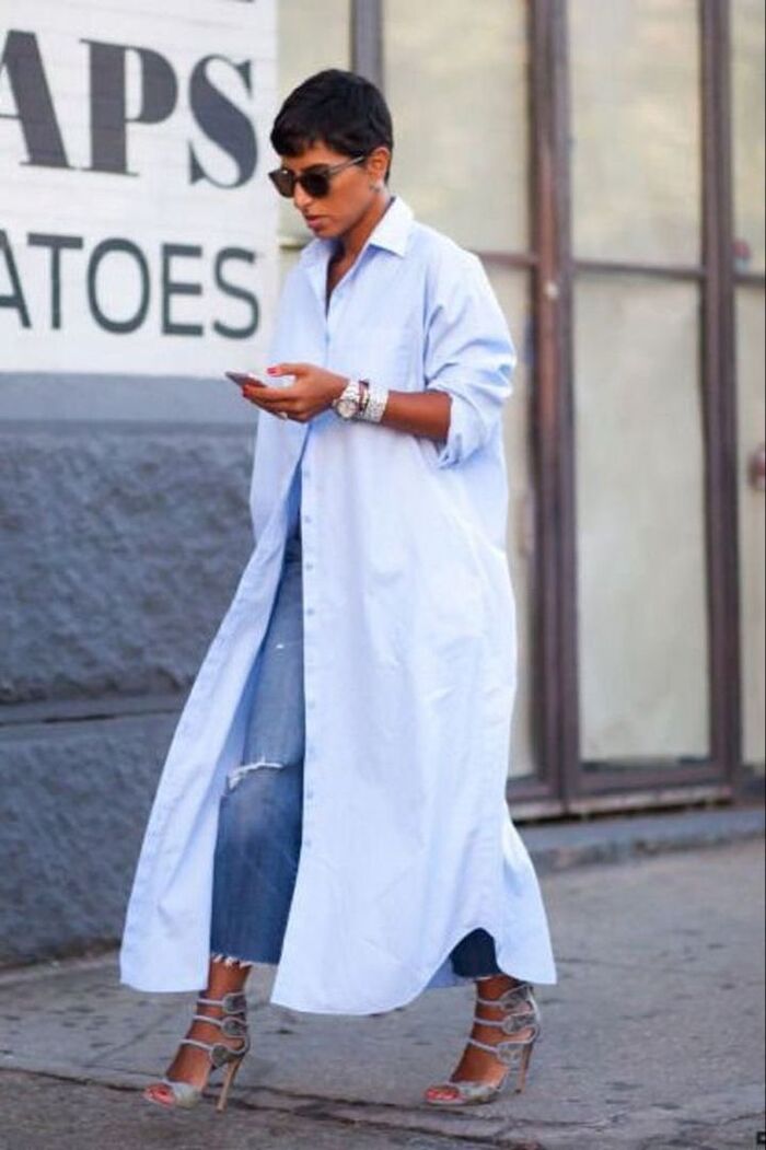 Vestido camisero sobre pantalones