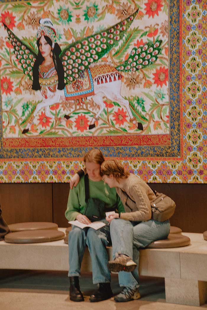 Noruegos en un museo