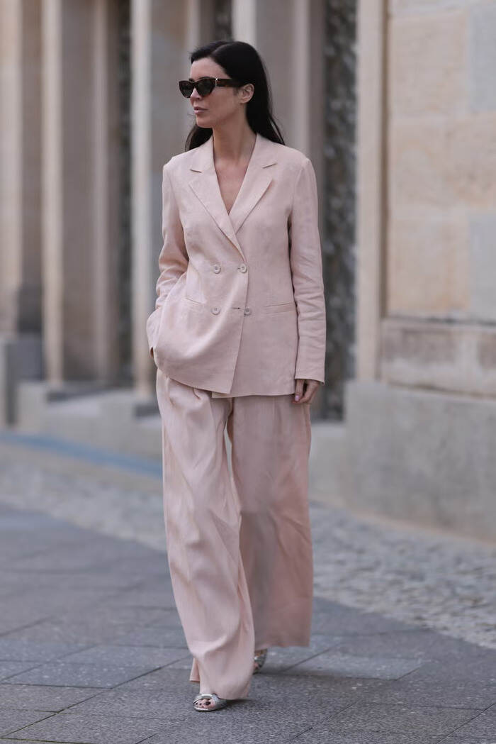 Look rosa palo Traje rosa palo