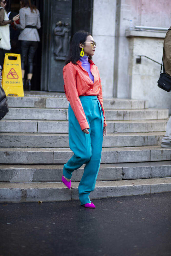 Pantalones de colores, la tendencia clave de primavera 2026