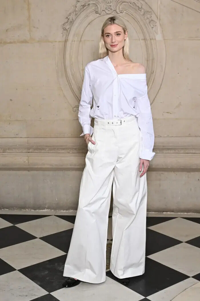 Pantalón palazzo con camisa y cinturón